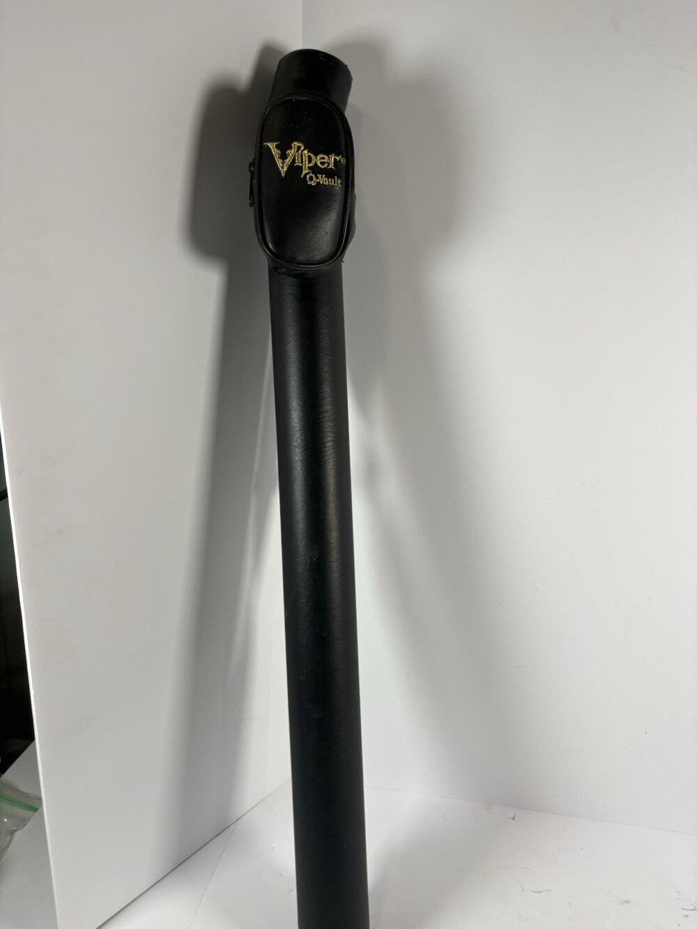 VIPER PRO SERIES Pool Cue Stick Red Black Q-Vault Black Case Bag 19oz NEW 58โ